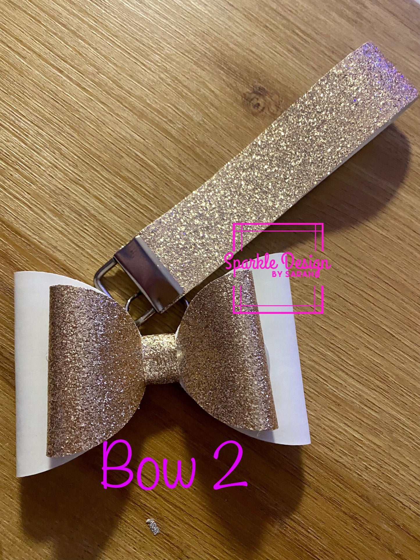 Keychain bow with lanyard