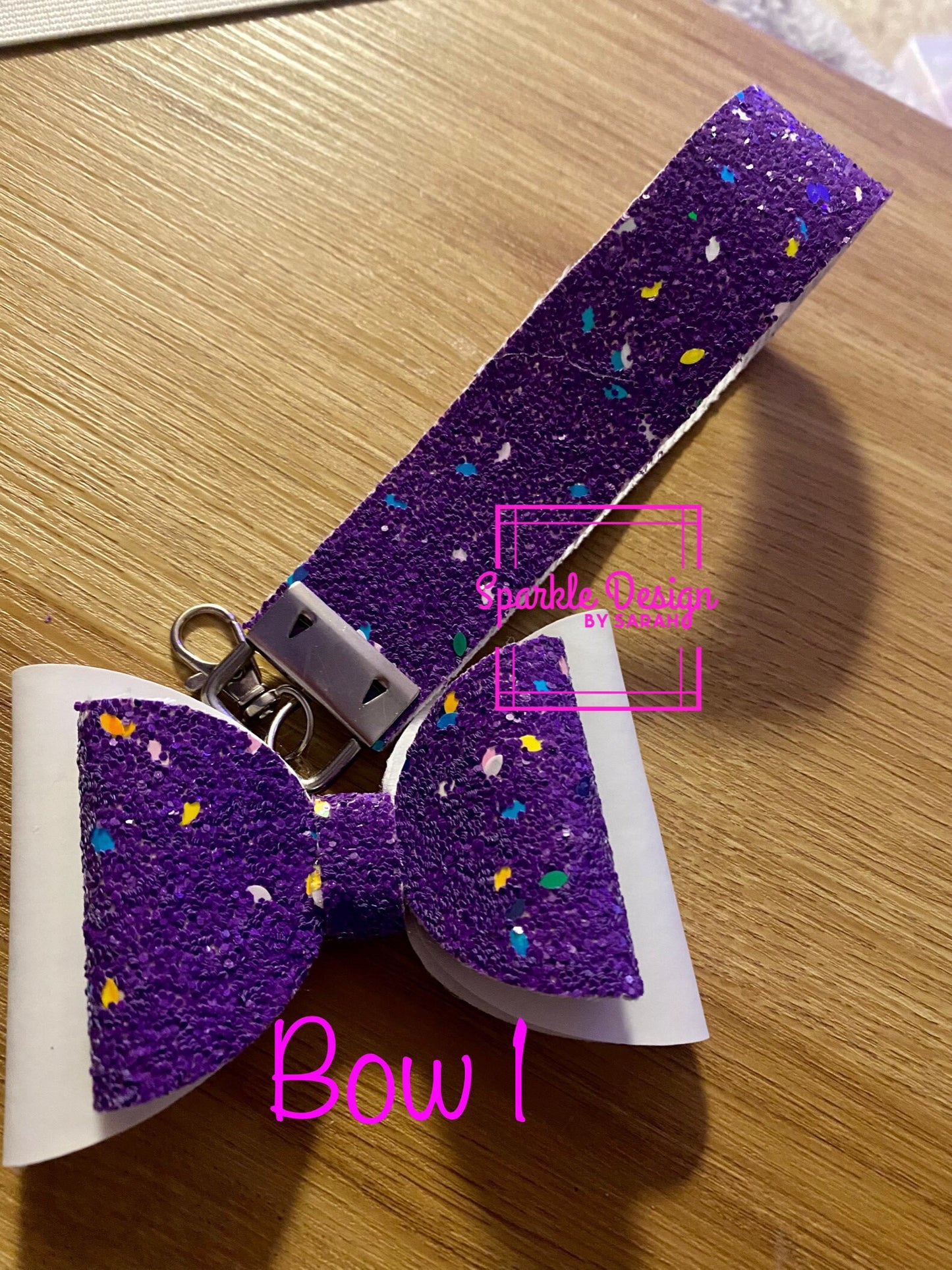 Keychain bow with lanyard